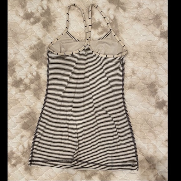 Flow Y Lululemon top - Picture 4 of 4